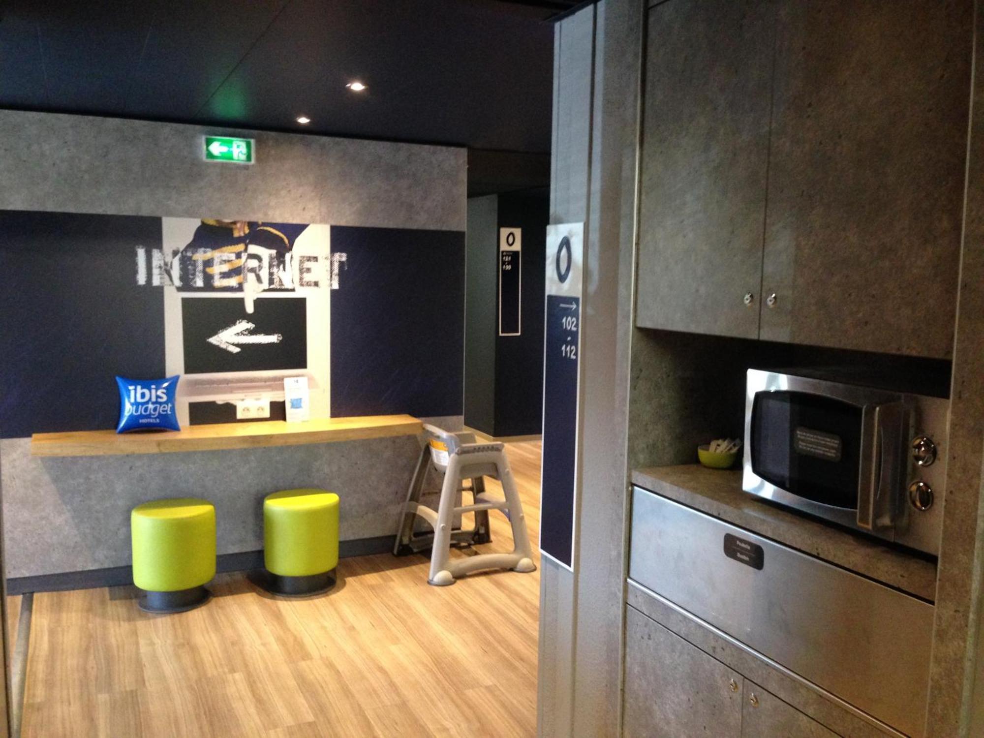 Ibis Budget Clermont Ferrand Sud Aubiere Bagian luar foto