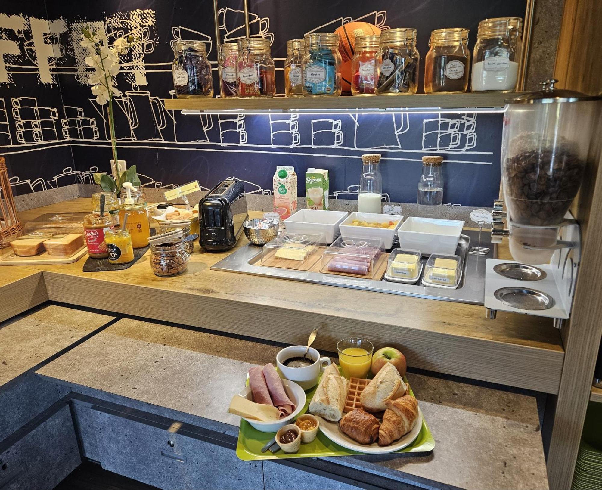 Ibis Budget Clermont Ferrand Sud Aubiere Bagian luar foto