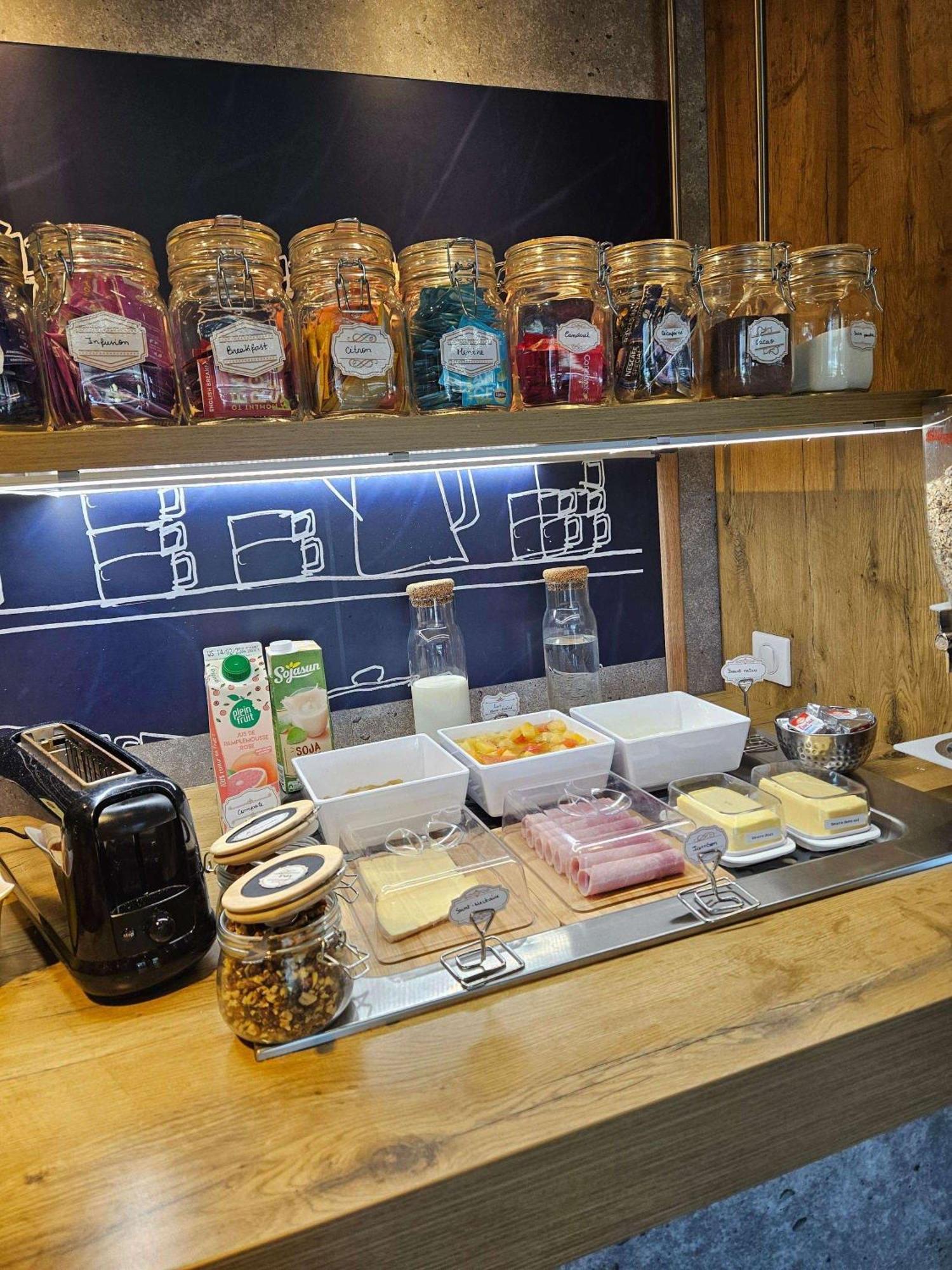 Ibis Budget Clermont Ferrand Sud Aubiere Bagian luar foto
