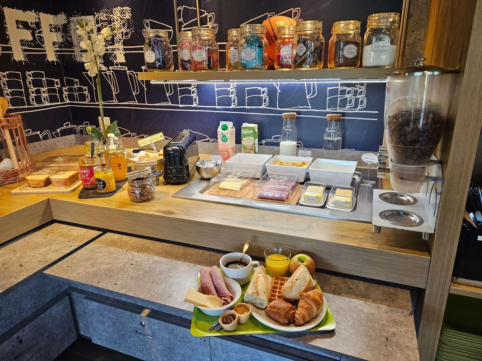 Ibis Budget Clermont Ferrand Sud Aubiere Bagian luar foto