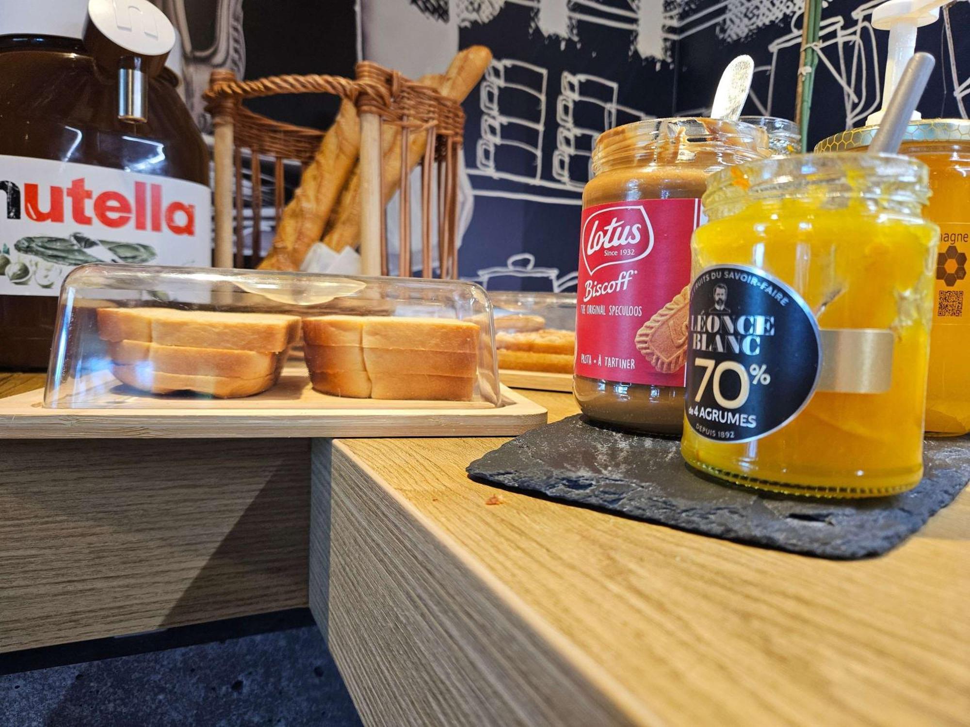 Ibis Budget Clermont Ferrand Sud Aubiere Bagian luar foto